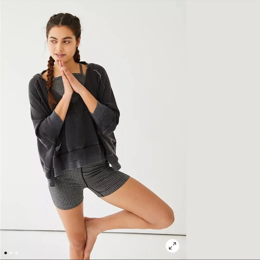 Free People Fp Movement Bonfire Oversized Hoodie Large Gray Black Sweatshirt NWT - Picture 2 of 16